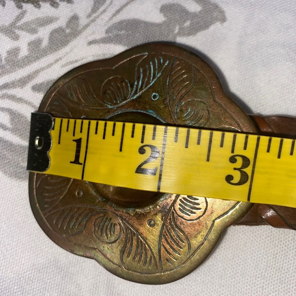 Vintage The Limited Leather Belt Made in Italy Brass Buckle Size Medium 28